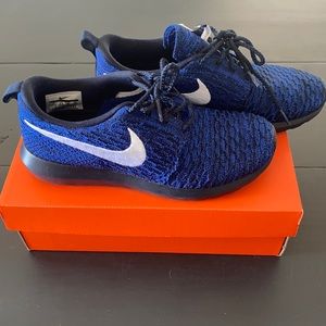 Nike Roshe shoes blue